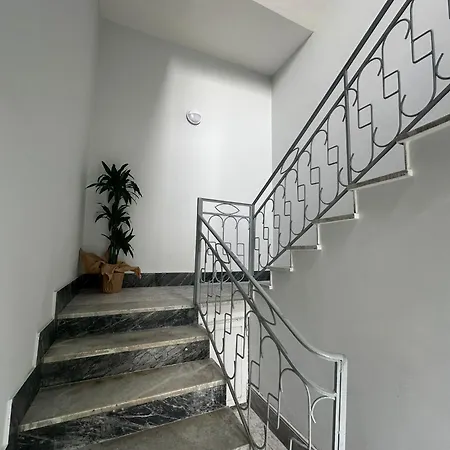 Grimaldi 3* פגאני