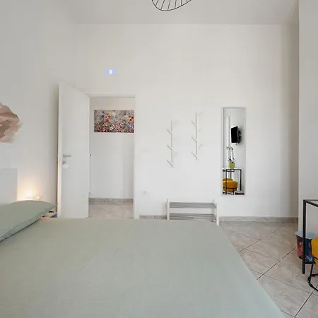 Grimaldi לינה וארוחת בוקר